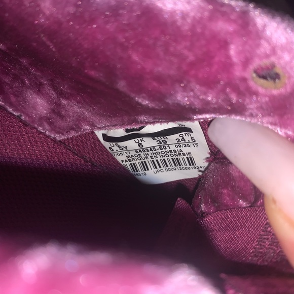 EUC Nike Air Force 1 Low Crushed Velvet (GS) - Picture 2 of 11